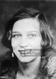 Polly Hamilton's Instagram, Twitter & Facebook