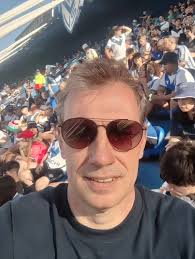 GRACIAS QUILMES. Gracias concejal Eyleen Viglianco, María Esquerra ex  concejal y Ricardo Cerna Pte UCR. Con firme vocación política estamos en  las calles y con la gente. Con convicción recorremos la Pcia