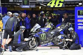 Tampilan helm baru valentino rossi di tes motogp 2020 sepang hari pertama,keren broo!! Rossi Teknisi Yamaha Sudah Mengerjakan Motor Untuk 2020 Okezone Sports
