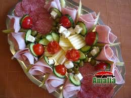 3 oua 50ml ulei 300 g faina 1 linguri smantana 2 linguri iaurt sau lapte batut 1 plic praf de copt umplutura: Aperitive Reci Idei De Platouri Aperitive