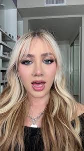 Shannon Weddle's Instagram, Twitter & Facebook