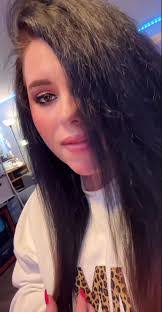 Kristie Warren's Instagram, Twitter & Facebook