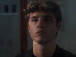 اتابع مسلسل وفجأة يطلع لي هالوجه الحلو يارباااه يالصدفه الحلوه 🔥👏🏻  #NunoGallego #foryou #series #netflix #مسلسلات