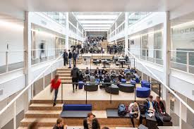 Het bestuur van het graafschap college heeft vervolgens de totale opbrengst daarvan verdubbeld. Graafschap College Architectenbureau Cepezed
