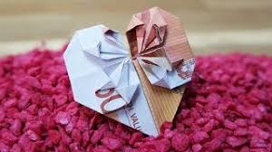 Deine freundin wünscht sich geld zur hochzeit, aber nur geld geld falten herz, ein hochzeitsgeschenk aus geld basteln: Geldscheine Falten Herz Origami Geldgeschenk Zur Hochzeit Youtube