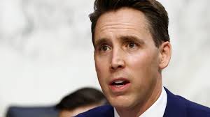 Března 1947 detroit) je americký finanční podnikatel, republikánský politik, bývalý guvernér státu massachusetts a v současnosti senátor za stát utah. Mo Sen Hawley Was A Rising Star Before Capitol Riot Now What