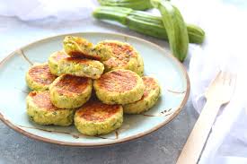 Lo polpette di melanzane sono morbide e sfiziose e senza dubbio risultano più leggere di quelle fritte. Polpette Di Zucchine E Ricotta Al Forno Cucinoconpoco It