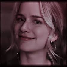 Elizabeth Klaus's Instagram, Twitter & Facebook