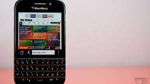Hight domino for bb q10. Blackberry Q10 Review Revenge Of The Keyboard The Verge