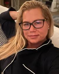 My favorite flower just bloomed! The Peony symbolizes~ Prosperity, Good  luck, Love and Honor. 💕 what's your favorite flower?