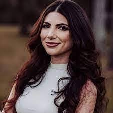 Bianca Huggins's Instagram, Twitter & Facebook