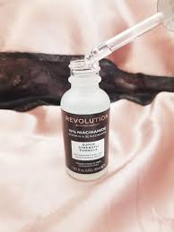 Serum 15 Niacinamide Revolution Skincare En 2020 Types De Peau Rougeur Peau Flacons En Verre