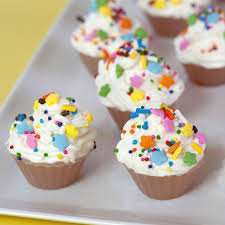 Birthday Cake Jello Shots Birthday Cupcake Jelly Shot Alcoholic Desserts Yummy Drinks Food