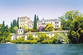Botanischer garten vittoriale degli italiani isola del garda valtenesi rocca di manerba burg moniga del garda castello di soiano burg padenghe sul garda burg lonato del garda scaligerburg sirmione grotten des catull parco sigurta giardini ledrosee tennosee idrosee lago di valvestino valpolicella verona brescia venedig. Paradiesische Garten Am Gardasee Fischer Touristik Ehrlich Personlich Direkt