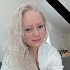 Amanda Fricke's Instagram, Twitter & Facebook