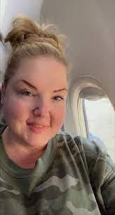 Leah Dye's Instagram, Twitter & Facebook