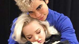 Freundin, liebe, leben, familie und freunde. So Schwer Traf Cameron Boyces 20 Tod Bff Dove Cameron Promiflash De