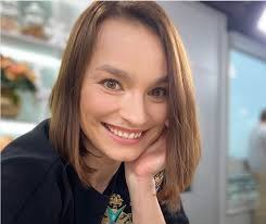 Swoją zgodę możesz wycofać w każdym czasie wysyłając wiadomość na adres support@aniastarmach.pl. Ania Starmach Z Corka W Takich Samych Sukienkach Obcas Pl