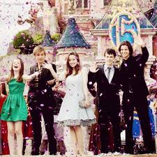 Skandar keynes y william moseley. Georgie Henley William Moseley Anna Popplewell Skandar Keynes Ben Barnes Chronicles Of Narnia Chronicles Of Narnia Narnia Cast Narnia