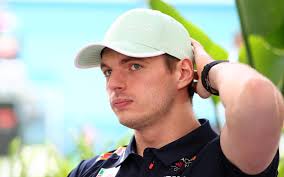 F1 podľa Verstappena: Ľahšia, s menšími pneumatikami, bez hybridu a s  motorom V8