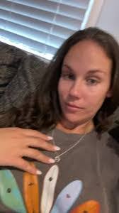 Laura Sauer's Instagram, Twitter & Facebook