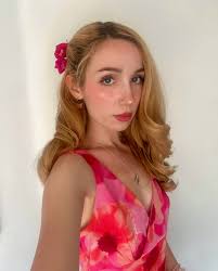 Flora Sullivan's Instagram, Twitter & Facebook