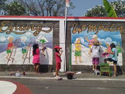 Teknik download gambar gambar mewarna tarian tradisional. Rindu Lomba Permainan Tradisional Anak Anak Ini Malah Corat Coret Tembok Pagar Perumahan Fokus Jateng