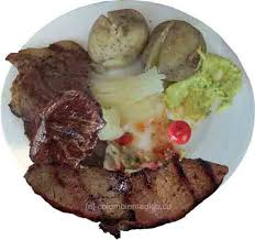 Ternera a la llanera (known locally as mamona), the barbecued quarter of a veal calf, is the most famous incarnation, though my personal favorite is chiguiro, the large aquatic rodent more commonly known in the u.s. Ternera A La Llanera O Mamona Cadena Radial La Libertad