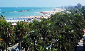 A sinistra il palazzo comunale. Il Giro D Italia Targato Conad Si Conclude A San Benedetto Del Tronto Informacibo