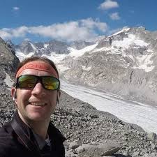 Tom Holt (@tom_holt)