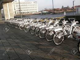 Weisse Fahrrader Mieten In Kopenhagen Fahrrad Parkplatz Lizenzfreie Fotos Bilder Und Stock Fotografie Image 50503992