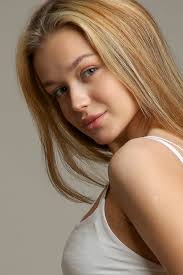 Some portraits I took in Kankakee last week. Canon 5D MKIII, Canon EF 85mm  f/1.2 II lens, natural light.