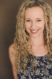 Jennifer Cain's Instagram, Twitter & Facebook