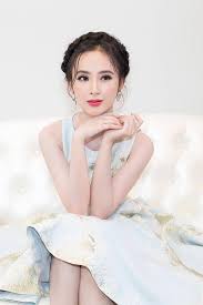 Sau khi liệt kê những thành phần và tác dụng của bài thuốc này, nữ diễn viên kết luận: Angela PhÆ°Æ¡ng Trinh Cháº·ng Ä'Æ°á»ng Tá»« Ba Máº¹ Nhi Trá»Ÿ Thanh Ná»¯ Hoang Thá»‹ Phi