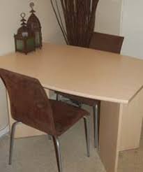 Il s'agit d'une table carrée en chêne massif de vend salle a manger rustique en chene massif. Je Revends Mes Meubles Sur Internet Et Vous Cote Maison