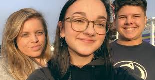 Ella Wetzel's Instagram, Twitter & Facebook