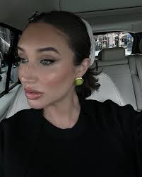 Tested out the new makeup from my Sephora shopping trip... What do you  think? Feeling more glam now in my third trimester… Also last slide.. I put  a dress