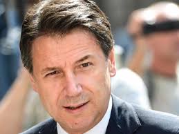 'lo compri papà?' giuseppe conte nel negozio di telefonia con il figlio, il circo mediatico in assedio all'esterno. Avete Mai Visto Il Figlio Di Giuseppe Conte Ecco Chi E Il Bambino Che Puo Chiamare Il Premier Papa Mamma Sto Bene