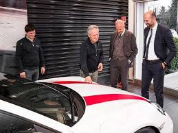 Cesta za splněním jeho snu byla dlouhá a trnitá, ale on se nenechal ničím zastavit. Horacio Pagani Adds Porsche 911 R And Ferrari F12 Tdf To His Collection Carbuzz