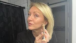 Amazon.com: KISS NEW YORK 專業雙端複合刷適用於混合均勻應用角度雕刻塗抹器適用於遮瑕膏粉底液定妝粉: 美容與個人護理