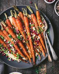 Pin Von Michelle Chantalle Auf Foodiac Granatapfelkerne Gerostete Karotten Harissa