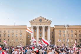 Consultez sur tripadvisor 71 117 avis de voyageurs et trouvez des conseils sur les endroits où sortir, manger et dormir à minsk, biélorussie. General Pop Minsk L Expo Photo Incontournable Sur La Bielorussie En Pleine Revolte