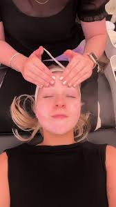 Come with me to get a $120 redeemable Mecca facial! #mecca #facial #beauty