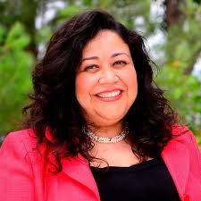 Vicky Santana's Instagram, Twitter & Facebook