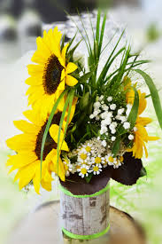 Hochzeit Tischdeko Sonnenblume Gelb Grun Natur Rustikal Tischdekoration Hochzeit Blumen Sonnenblumen Hochzeit Hochzeitstafel