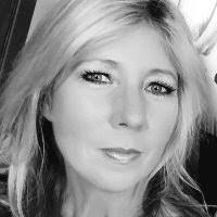 Yvette Winter's Instagram, Twitter & Facebook