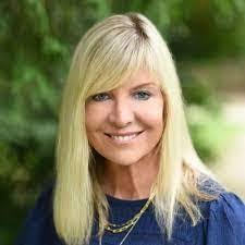 Susan Eisenlohr's Instagram, Twitter & Facebook