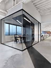 Vinyl Floor Office For Office Neat And Fresh Reject Mess Hanflor Vinylflooring Indoor Modern Office Interiors Office Interior Design Corporate Office Design