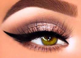 Bannissez les nuances de verts et de bleus. Tuto Maquillage Yeux Verts 10 Videos Makeup Pour S Inspirer