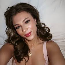 Caitlin Patton's Instagram, Twitter & Facebook